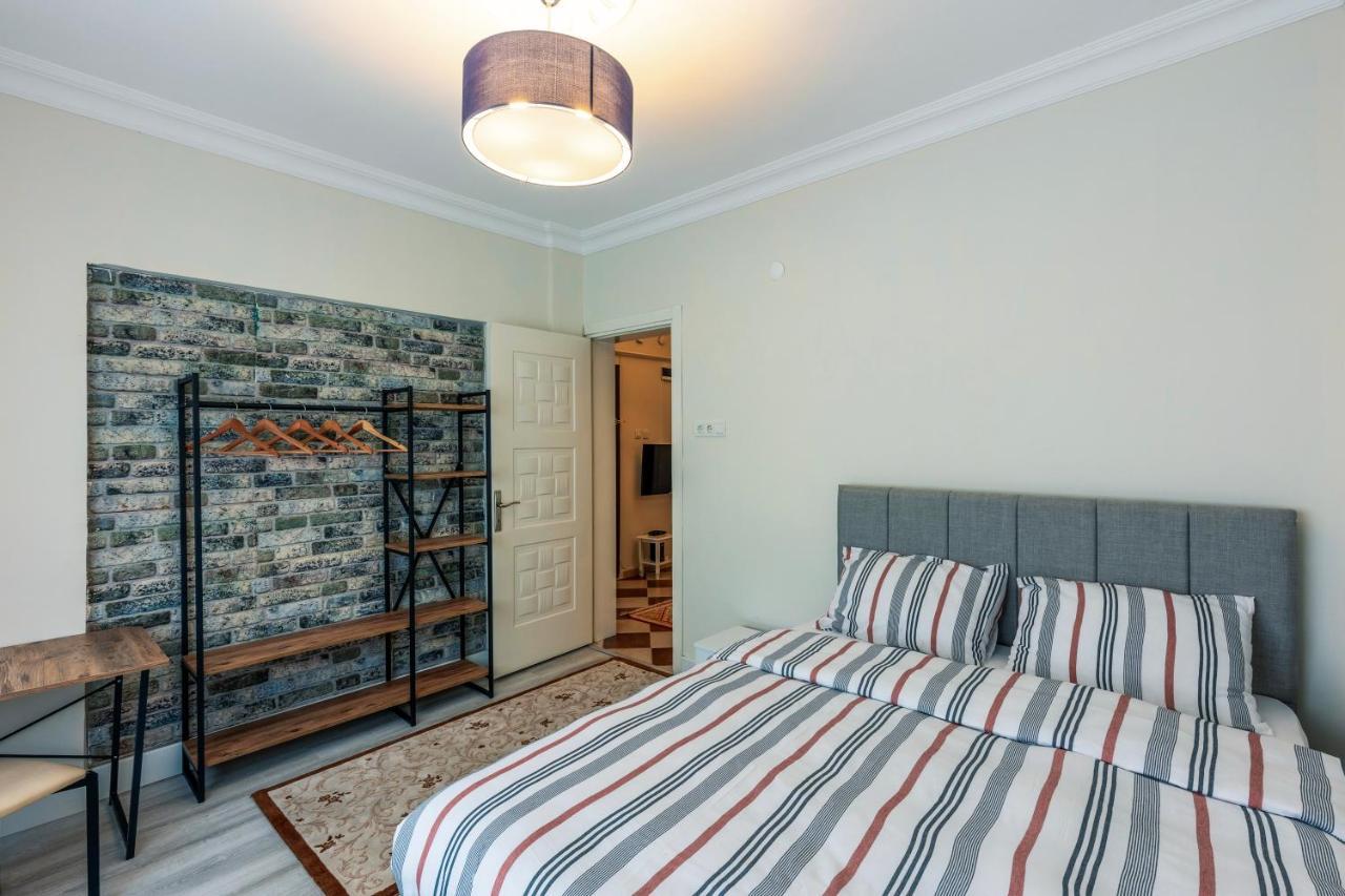 Appartement In The Center Of Taksim And Galataport 3 Bedrooms And 1 Living In Istanboel