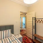 In The Center Of Taksim And Galataport 3 Bedrooms And 1 Living Room In Apartment