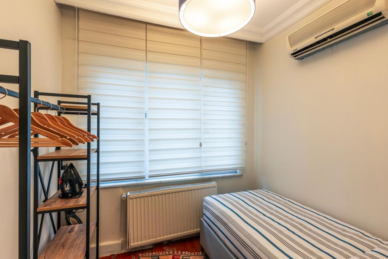 Apartment In The Center Of Taksim And Galataport 3 Bedrooms And 1 Living In *