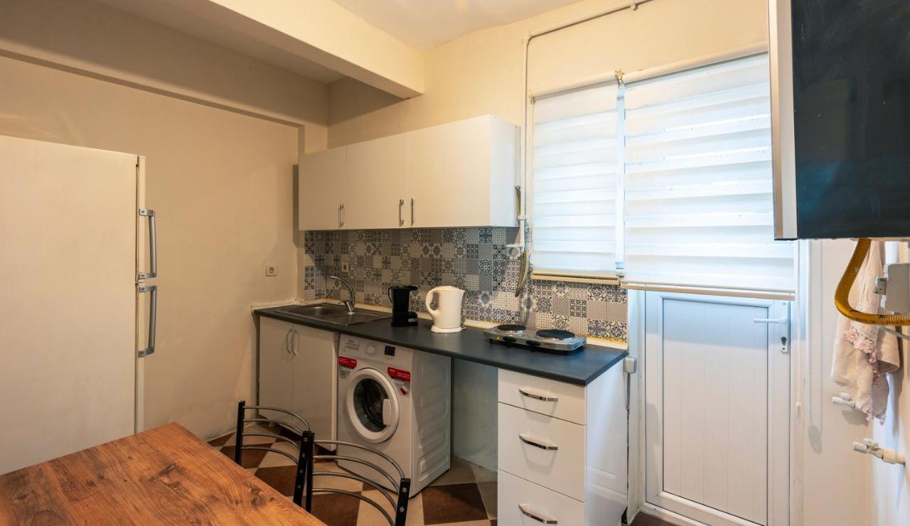 Apartment In The Center Of Taksim And Galataport 3 Bedrooms And 1 Living In *