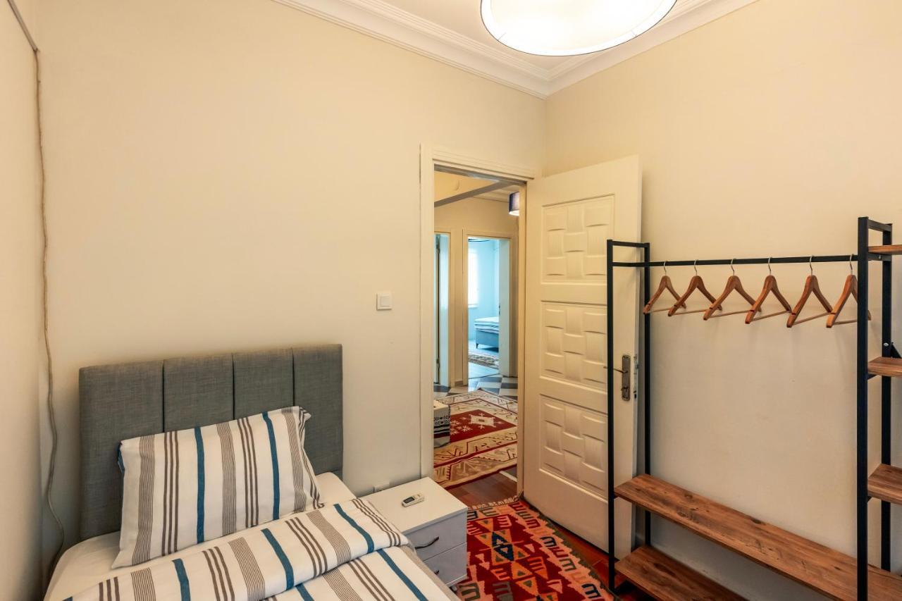 In The Center Of Taksim And Galataport 3 Bedrooms And 1 Living In * Istanbul