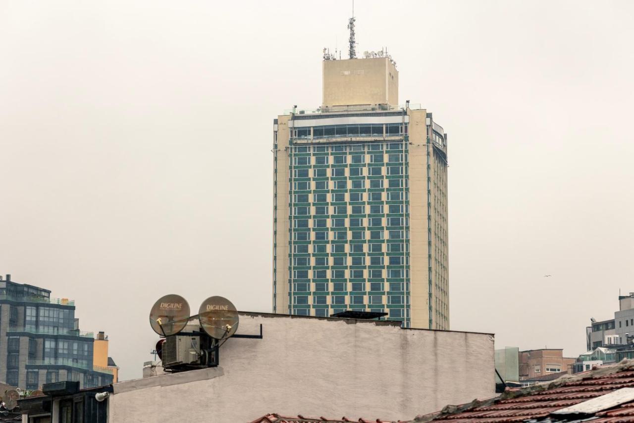 In The Center Of Taksim And Galataport 3 Bedrooms And 1 Living In Istanbul